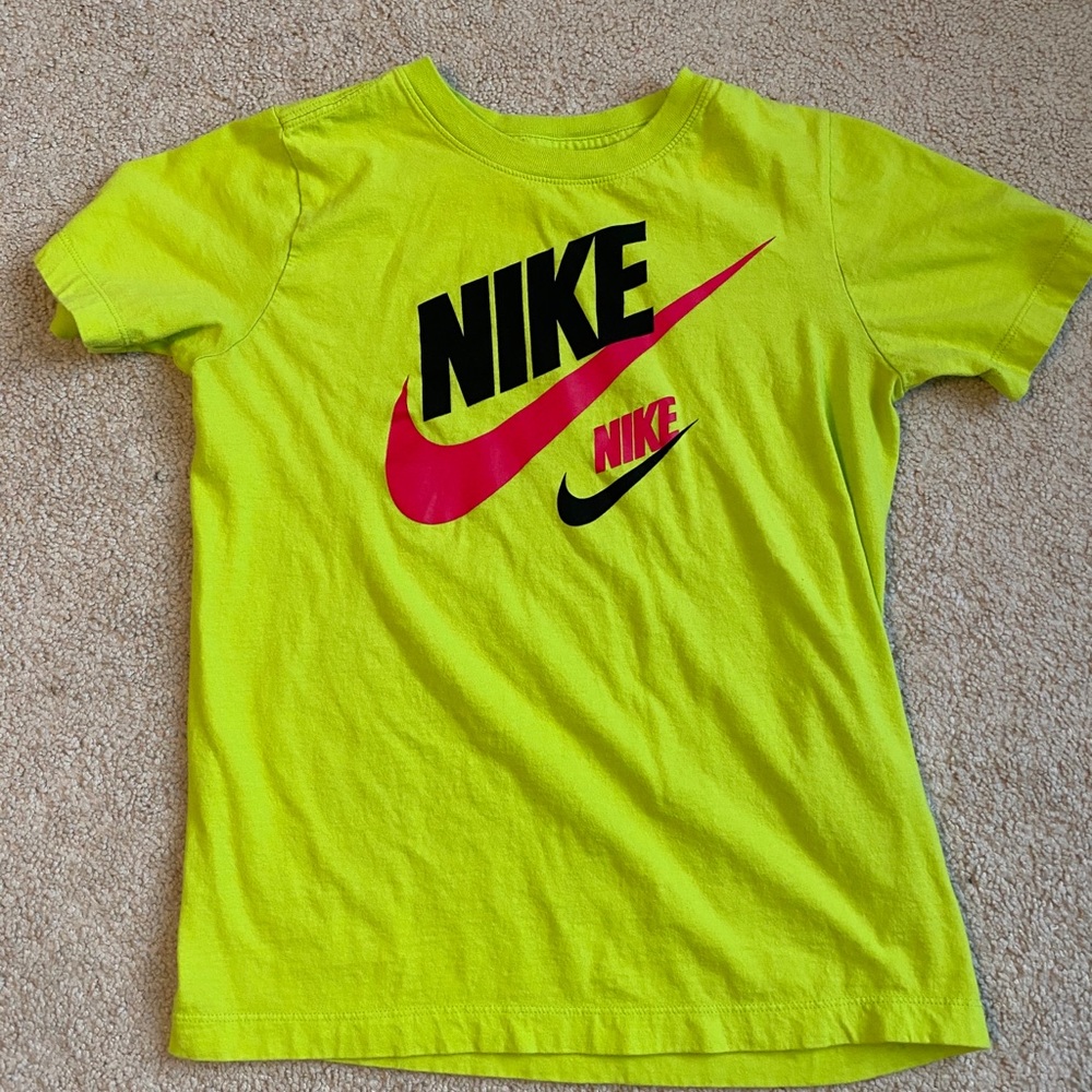 Nike youth tshirt